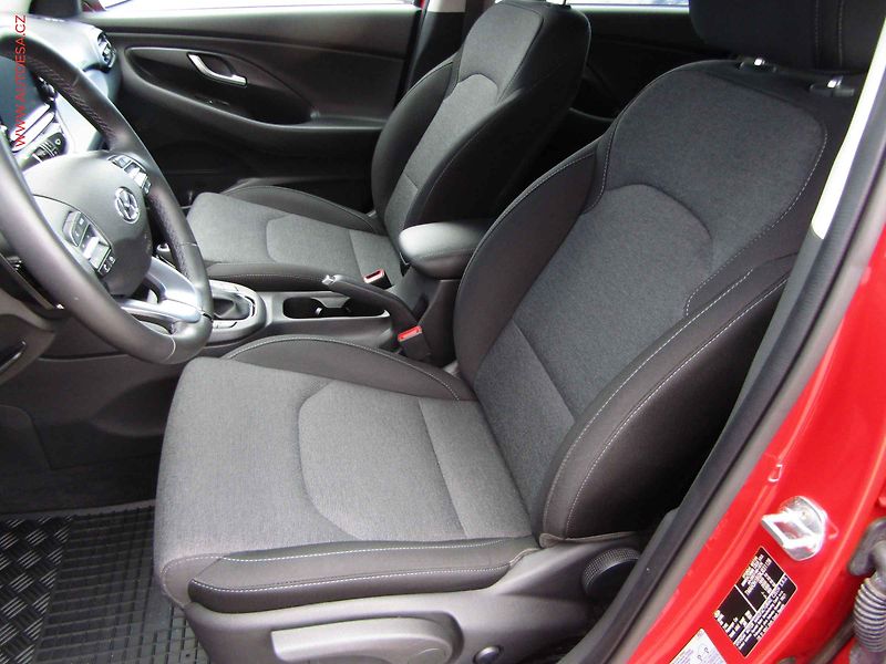 Hyundai i30 (2022) 1.0 T-GDi Fastback, 1.maj,ČR - fotka 9 z 22