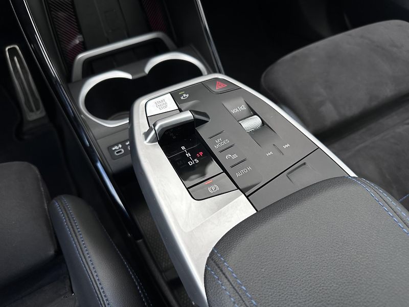 BMW X1 xDrive30e M-Sport - fotka 24 z 28
