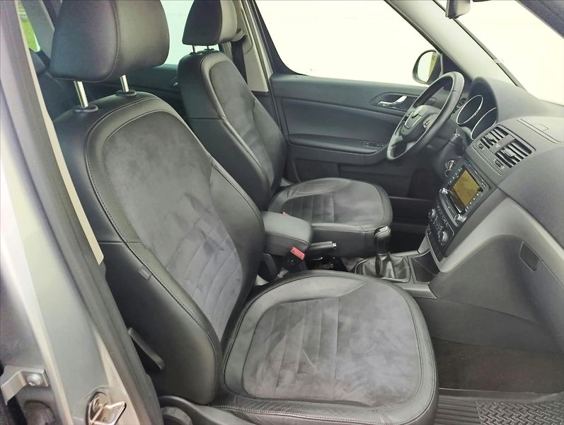 Škoda Yeti 1,6 TDi Aut.klima,Navi.Kůže - fotka 27 z 35