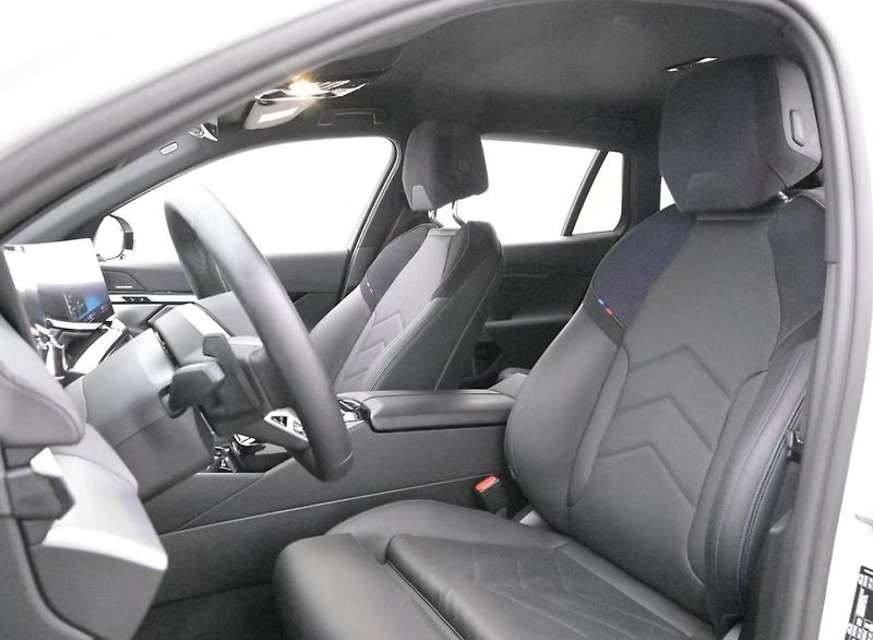 BMW i5 xDrive40 Touring M SoH 98% Kam - fotka 8 z 26