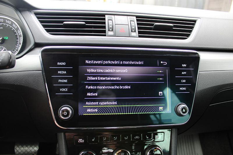 Škoda Superb (2018) 2,0TDI KŮŽE NAVI KLIMA  ALU 19 - fotka 24 z 44