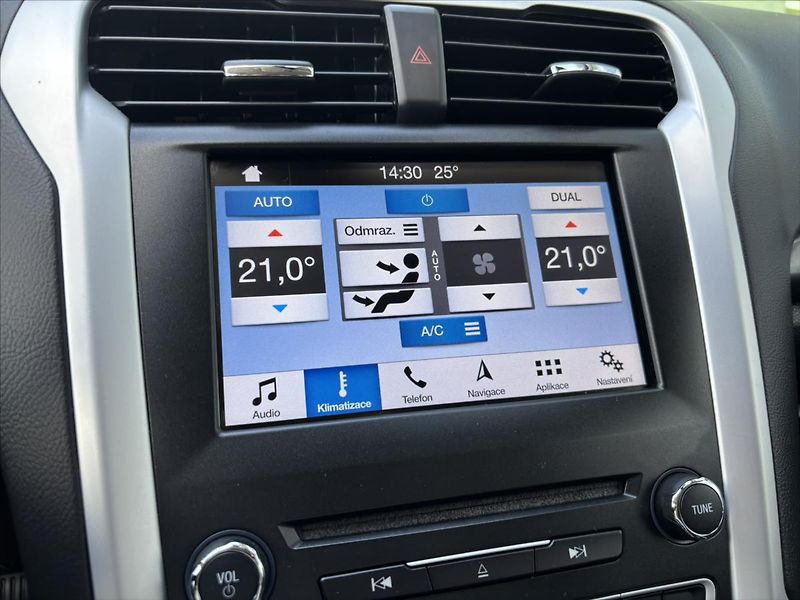Ford Mondeo 2,0 TDCi AT WEBASTO TOP STAV - fotka 22 z 39