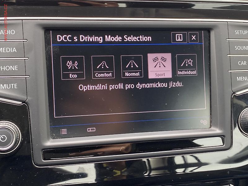 Volkswagen Passat (2017) 2.0TDi 4x4, ČR, Highline, DSG - fotka 16 z 17
