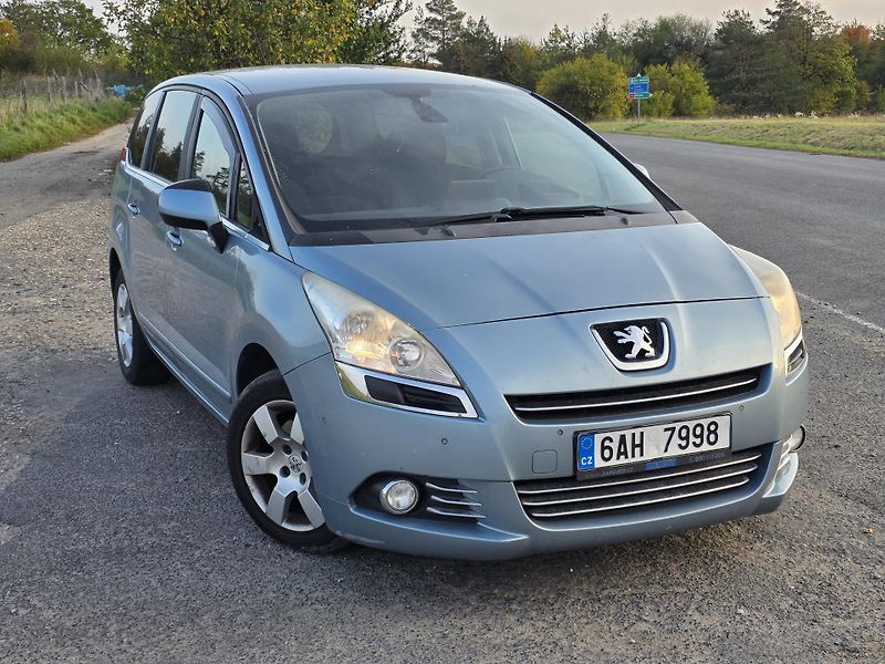 Peugeot 5008 (2011) HDI 2,0 110kw - fotka 1 z 6