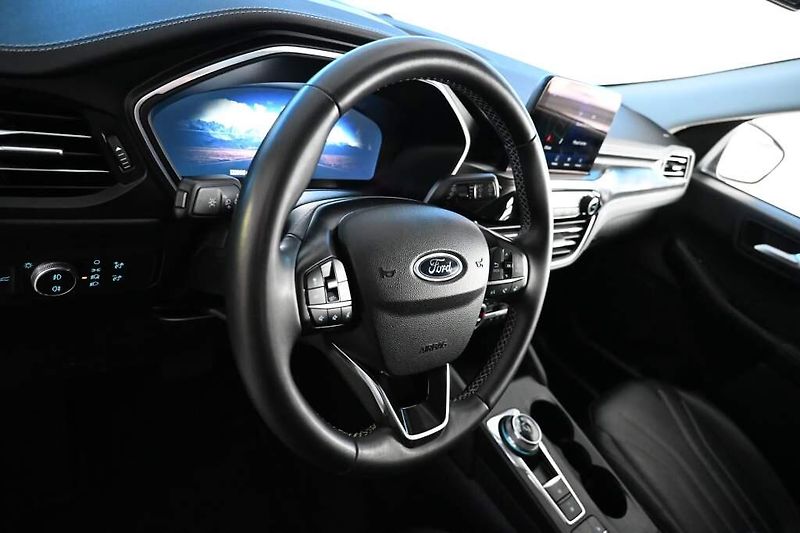 Ford Kuga (2022) 2.0 VIGNALE 4x4 140 KW LED ACC - fotka 13 z 46