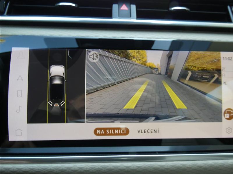 Land Rover Range Rover Velar 3,0 D300 R-Dynamic SE,1maj,ČR - fotka 29 z 44