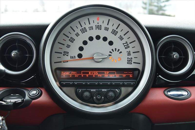Mini Cooper S 1.6T 135kW ČR - fotka 15 z 18