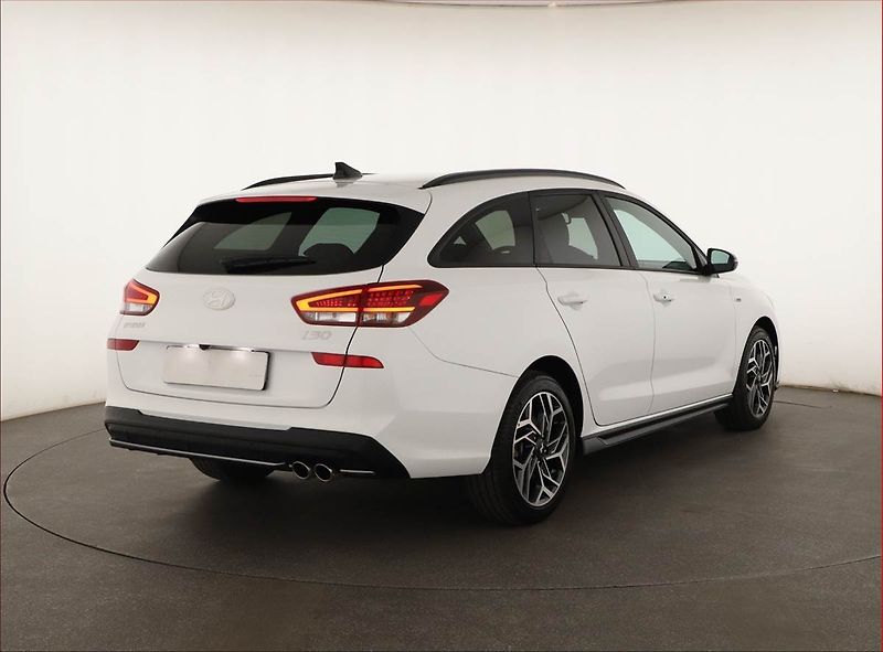 Hyundai i30 (2025) 1.0 T-GDI, N-LINE, AUTOMAT - fotka 5 z 21