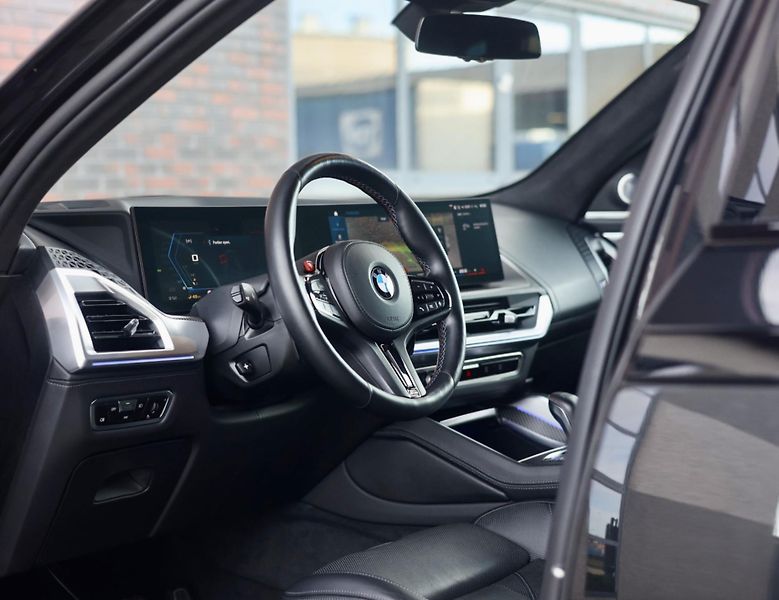 BMW XM (2023) 4.4 V8 ehybrid 480 KW - fotka 39 z 57
