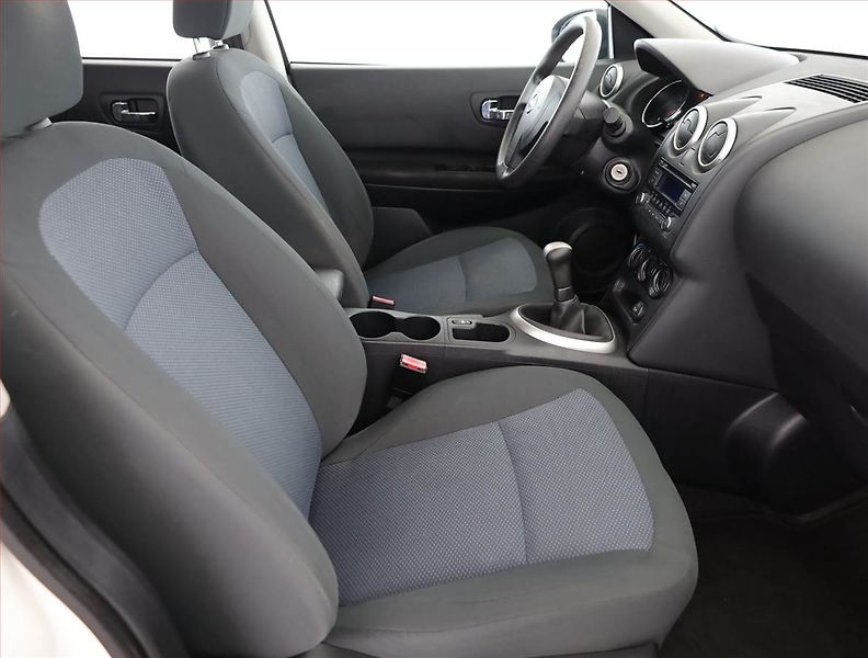 Nissan Qashqai (2013) 1.6, ČR,1.maj, Serv.kniha - fotka 7 z 13