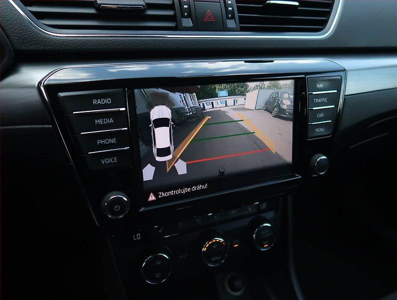 Škoda Superb (2017) Style 2.0 TDI 4x4, 4X4 - fotka 18 z 18