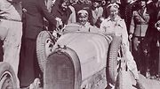 Divo za volantem vítězného Bugatti závodu Targa Florio.
