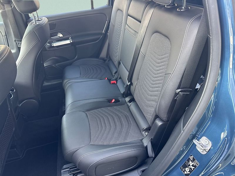 Mercedes-Benz GLB PROGRESSIVE 200d 4MATIC - fotka 13 z 21