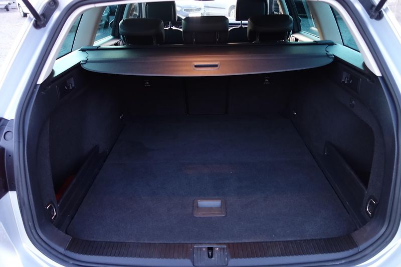 Volkswagen Passat 2.0TDi Highline 110kW DSG LED - fotka 22 z 23