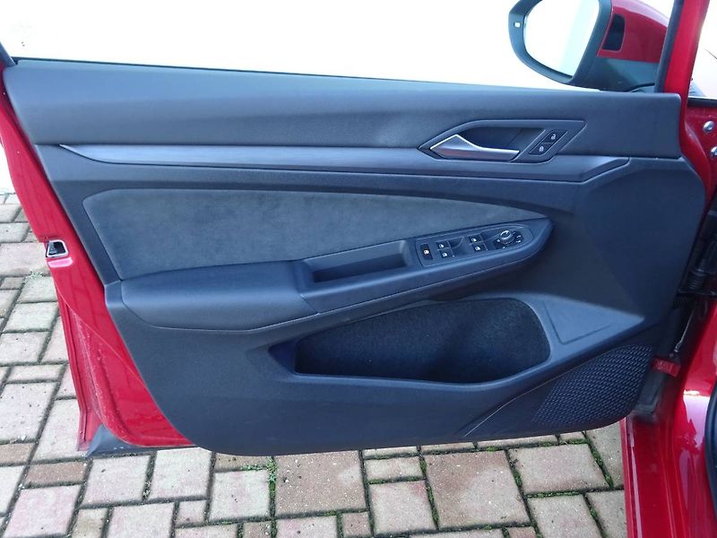 Volkswagen Golf Variant (2023) 1,5TSi/110kW Style - fotka 21 z 30