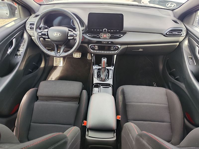 Hyundai i30 1.5 T-GDI/103kW N-Line DCT - fotka 14 z 35