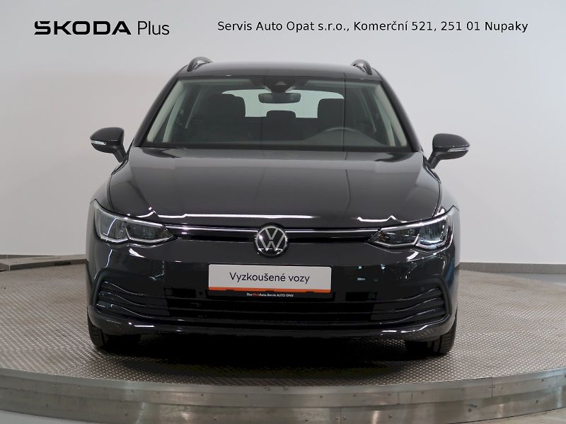 Volkswagen Golf (2023) LIFE 1.0TSI 81KW - fotka 4 z 34