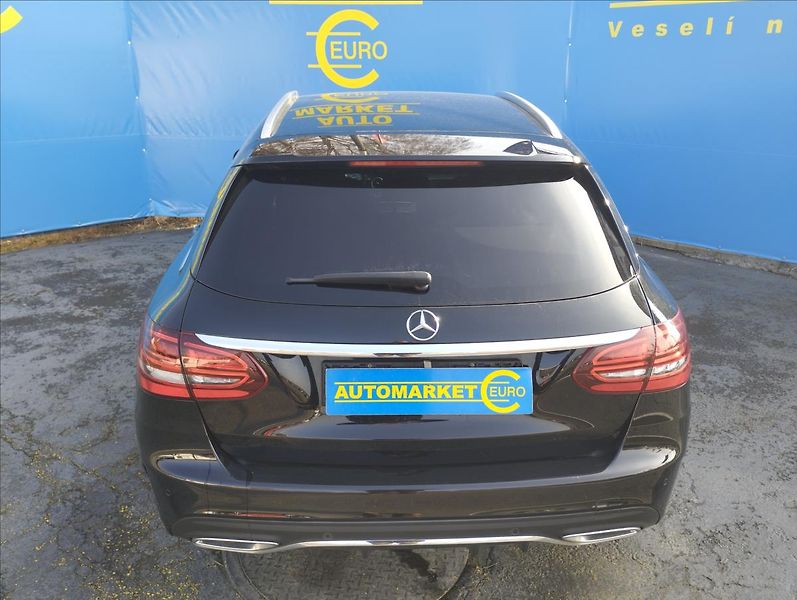 Mercedes-Benz Třídy C CDi 143KW AMG PAKET   2,0 - fotka 5 z 22
