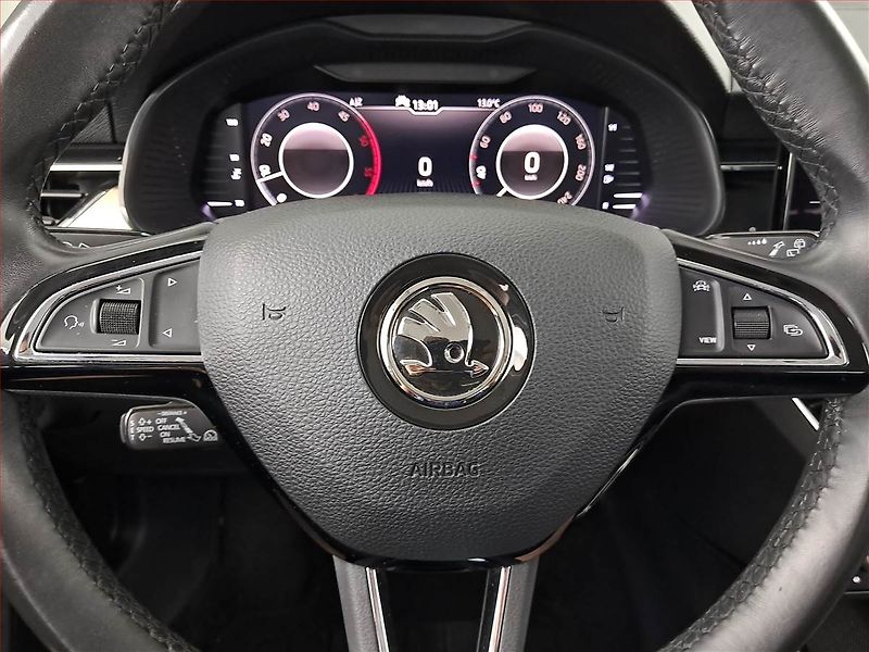 Škoda Kamiq (2020) 1.6 TDI, Navi, Tempomat - fotka 18 z 20