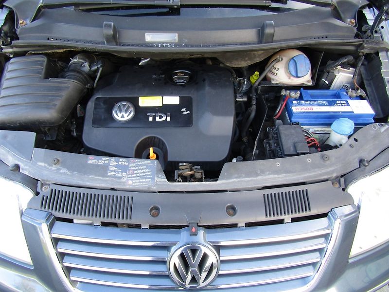 Volkswagen Sharan (2004) 1.9 TDI 85kW 7 SEDADEL - fotka 35 z 35