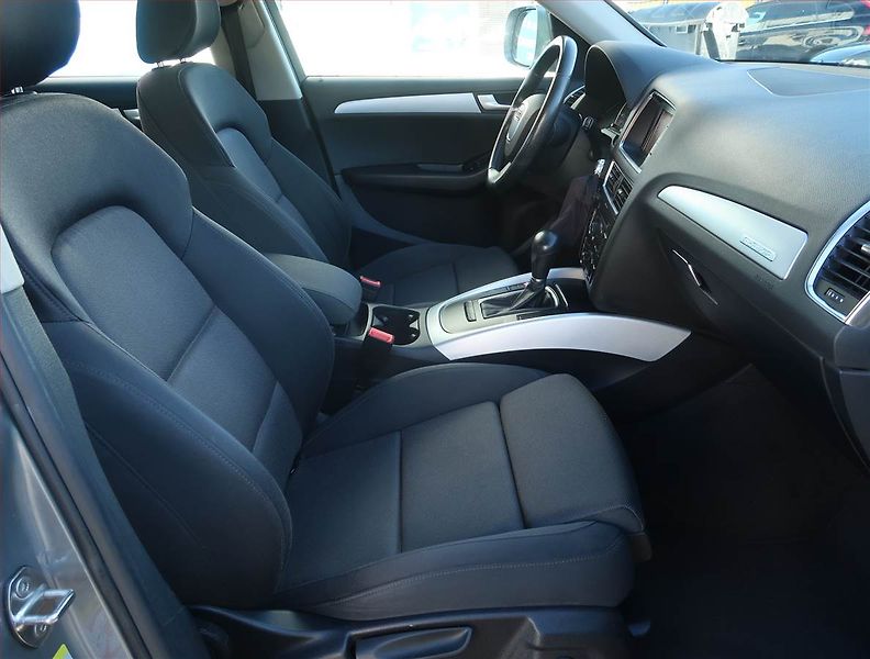 Audi Q5 (2011) 2.0 TDI, 4X4, Automat, ČR - fotka 9 z 20