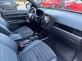 Mitsubishi Outlander (2019) 2.0i Mivec AWD Automat LED - náhled 15