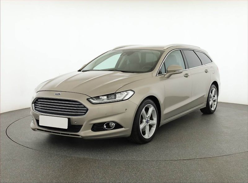 Ford Mondeo (2015) 2.0 TDCI, Automat, Kůže, Navi - fotka 2 z 18