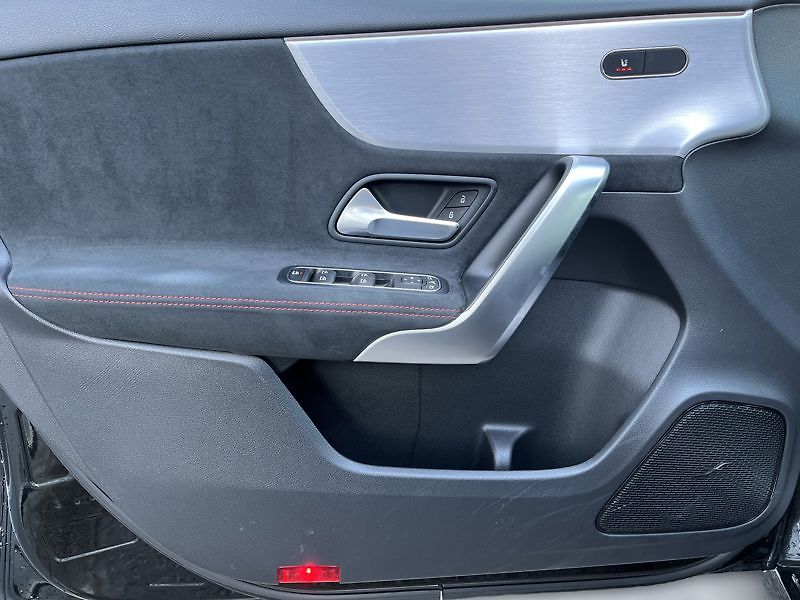 Mercedes-Benz Třídy A 200 d AMG - fotka 13 z 18
