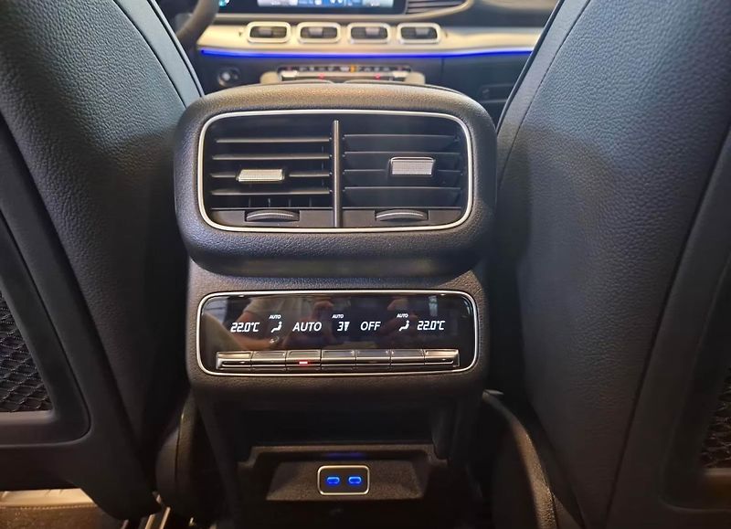 Mercedes-Benz GLE 450 4M AMG Premium Pano Venti - fotka 11 z 15