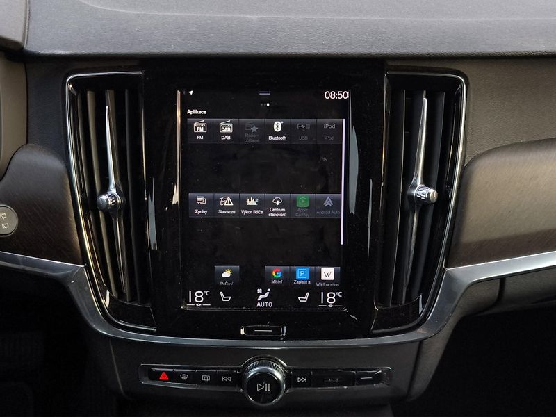 Volvo V90 (2019) CROSS COUNTRY D4 4x4 2.0 140kW - fotka 20 z 28