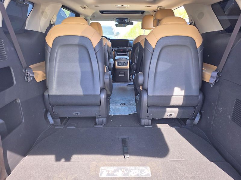 Kia Carnival (2022) 2.2-9MÍST-TOP VÝBAVA.2stř.okno - fotka 13 z 19