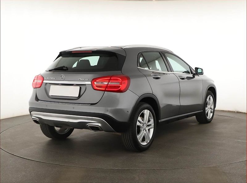 Mercedes-Benz GLA (2016) 200 CDI 4MATIC, 4X4 - fotka 5 z 18