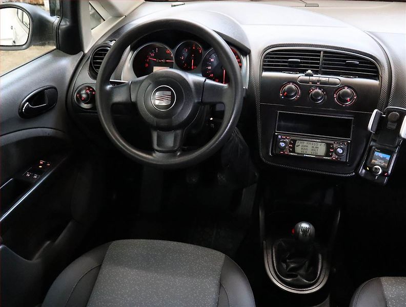 Seat Altea (2005) 1.9 TDI, po STK, Tažné - fotka 7 z 16