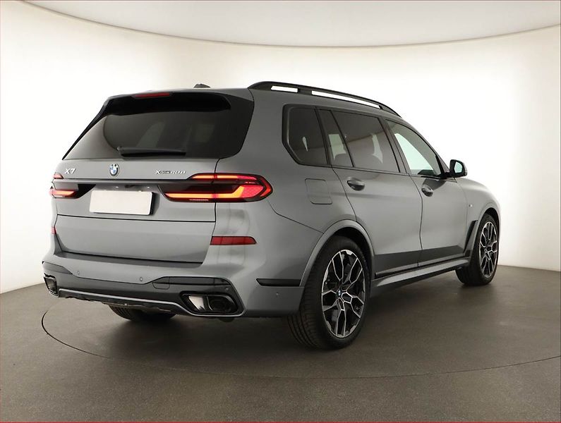 BMW X7 (2025) xDrive40d - fotka 5 z 31