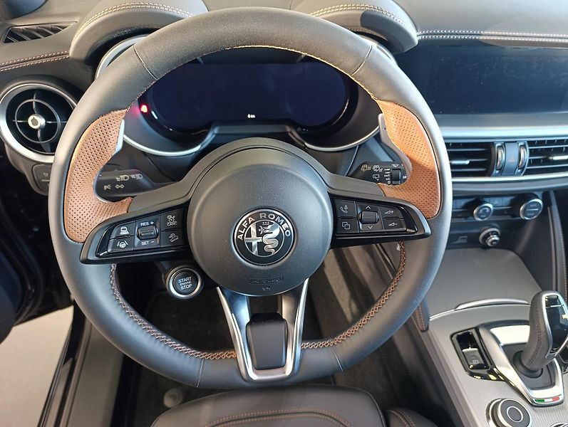 Alfa Romeo Stelvio Intensa 2,0Turbo 280k AWD - fotka 23 z 26