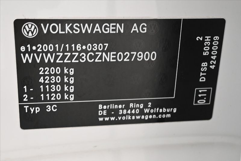 Volkswagen Passat 2,0 TDI 110kW DSG Business Zár - fotka 12 z 31