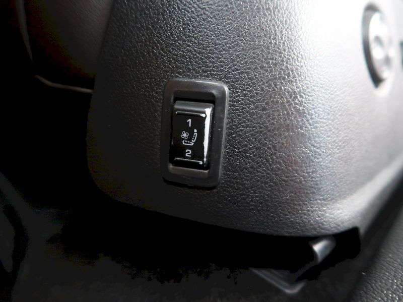 Škoda Superb (2013) L&K 2.0TDI 125KW 4x4 WEBASTO P - fotka 16 z 34