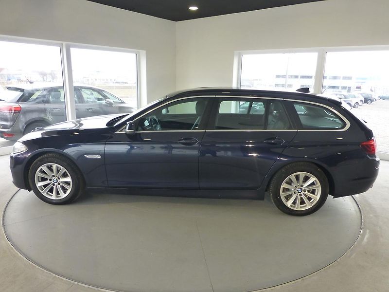 BMW Řada 5 (2016) 520D-KAMERA*ALU**XENONY - fotka 8 z 29