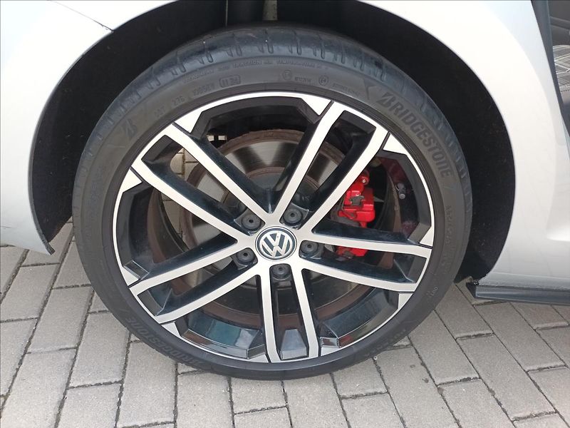 Volkswagen Golf 2,0 TDI,GTD,135KW,NAVI,XENON - fotka 23 z 50