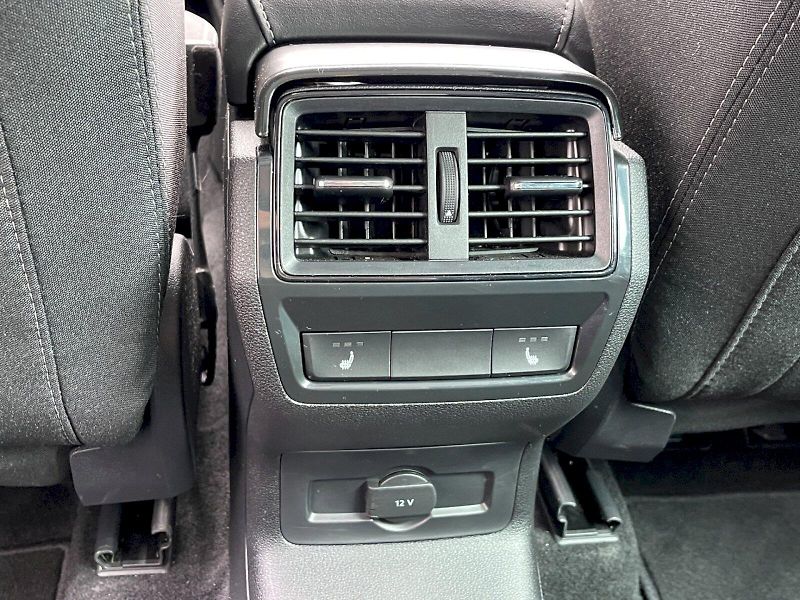 Škoda Karoq (2025) Sportline 2.0 TDI 110kW 4x4 DS - fotka 26 z 35