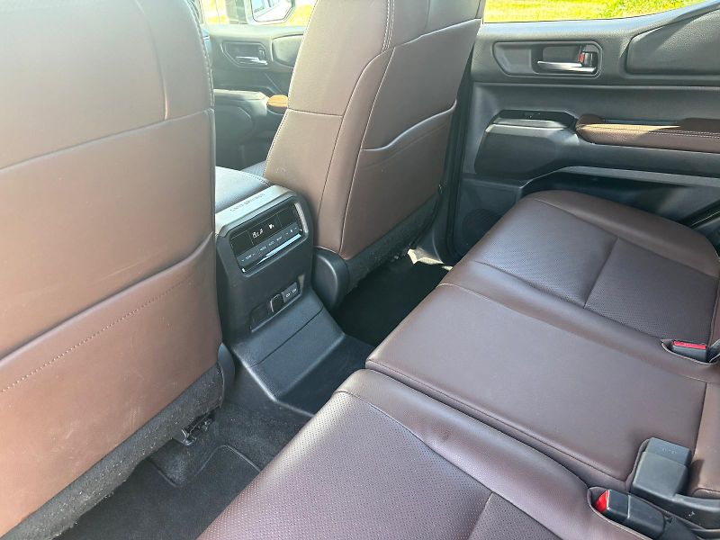 Toyota Land Cruiser 2.8 D-4D 6AT Invincible - fotka 26 z 30
