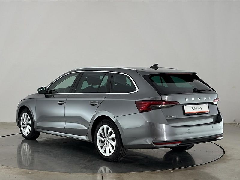 Škoda Octavia Top Selection DSG - fotka 15 z 30
