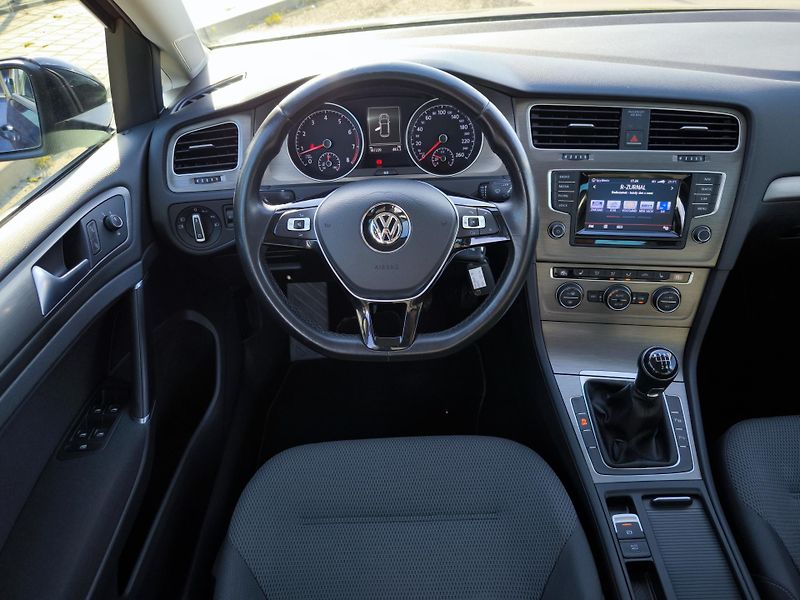 Volkswagen Golf 7 1,4TSI 90kW LED OSRAM 8xALU - fotka 42 z 82