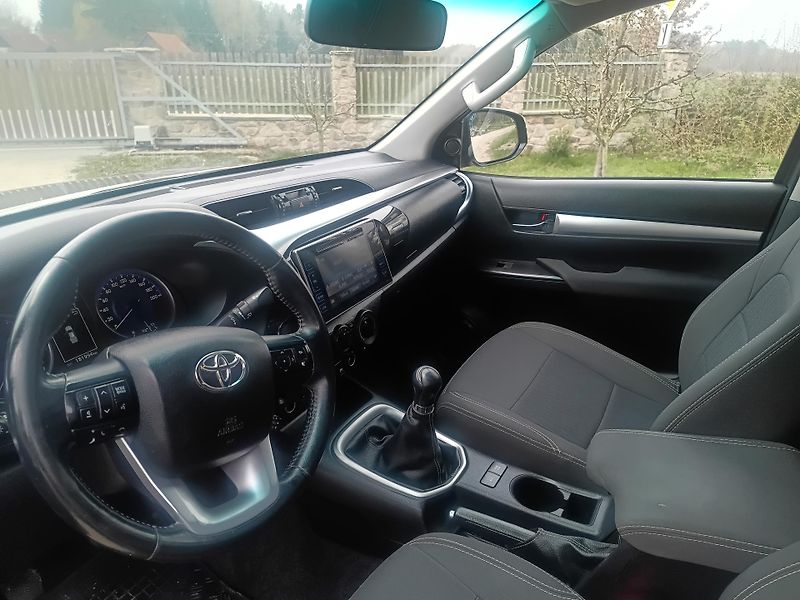 Toyota Hilux (2018) - fotka 11 z 13