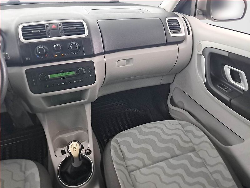 Škoda Fabia (2008) 1.2 12V, po STK, plně pojízdný - fotka 8 z 16