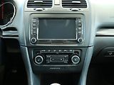 Volkswagen Golf (2011) 1.6 TDi, AC, park.asist - náhled 13