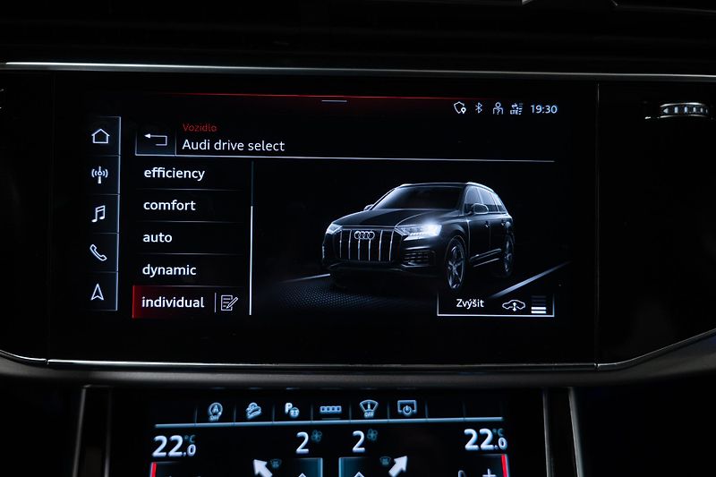 Audi Q7 (2022) S-LINE 55TFSI 250KW 4X4 VZDUCH - fotka 35 z 45