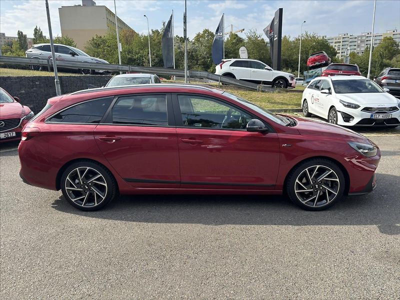 Hyundai i30 1,5 TGDi N-Line TOP STAV TAŽNÉ - fotka 6 z 47