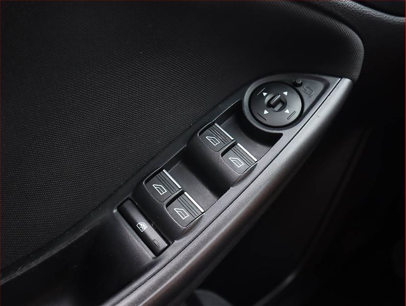 Ford Focus (2015) 1.5 TDCi, Automat, Navi - fotka 18 z 19