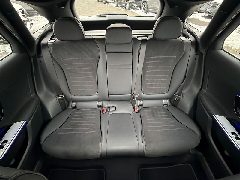 Mercedes-Benz GLC 220d AMG 4MATIC - fotka 31 z 31